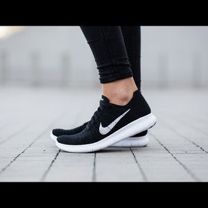 Brand New Nike Free RN Flyknit Black
